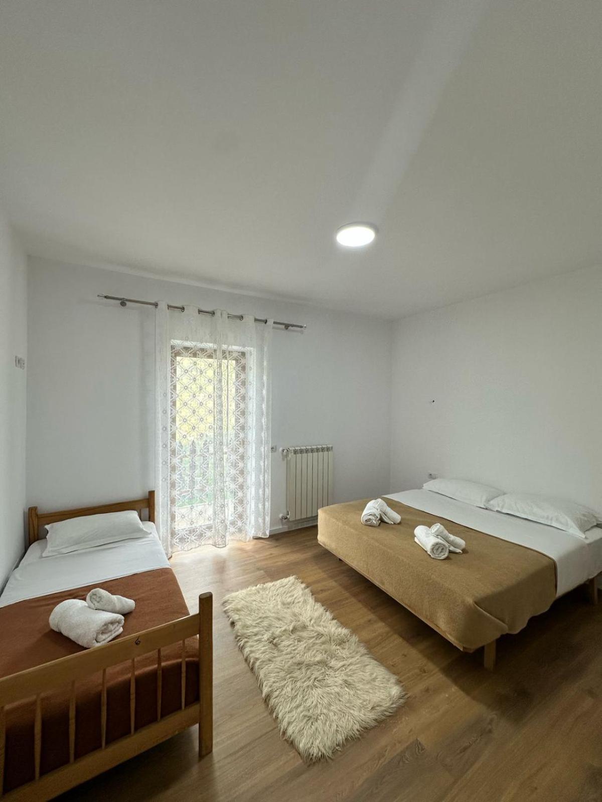 Hotel Vellezrit Guri Theth Dış mekan fotoğraf