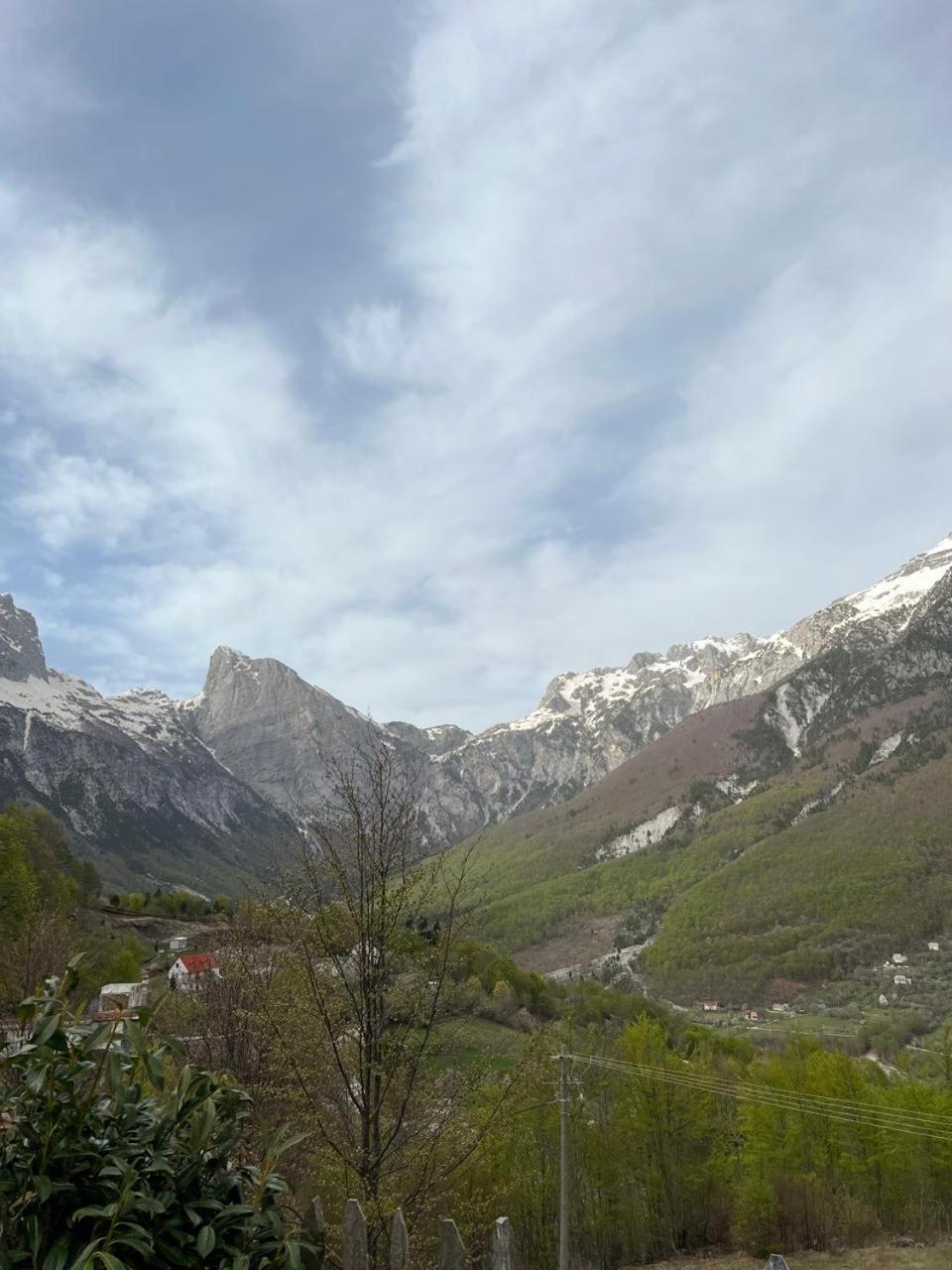 Hotel Vellezrit Guri Theth Dış mekan fotoğraf