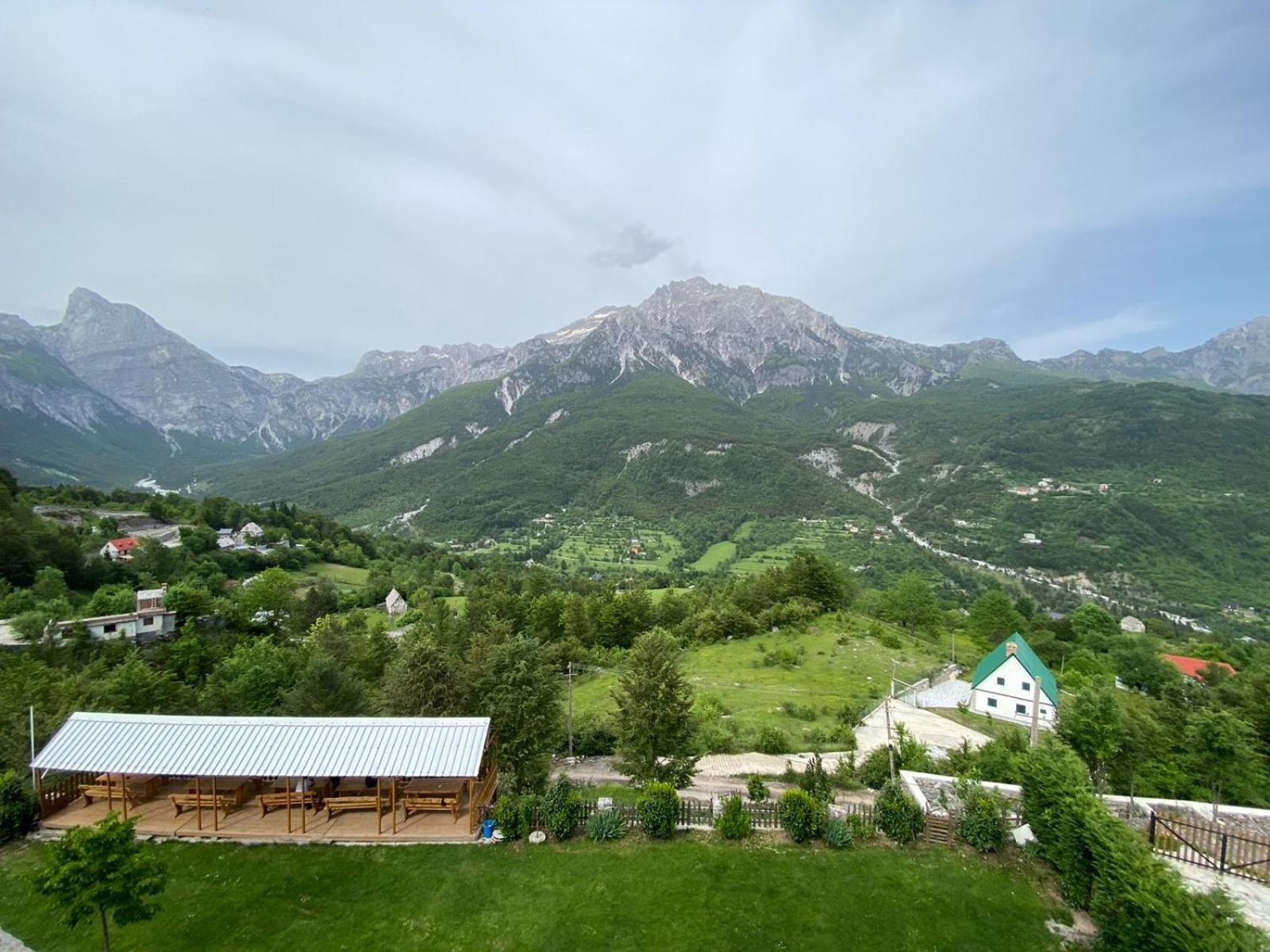 Hotel Vellezrit Guri Theth Dış mekan fotoğraf