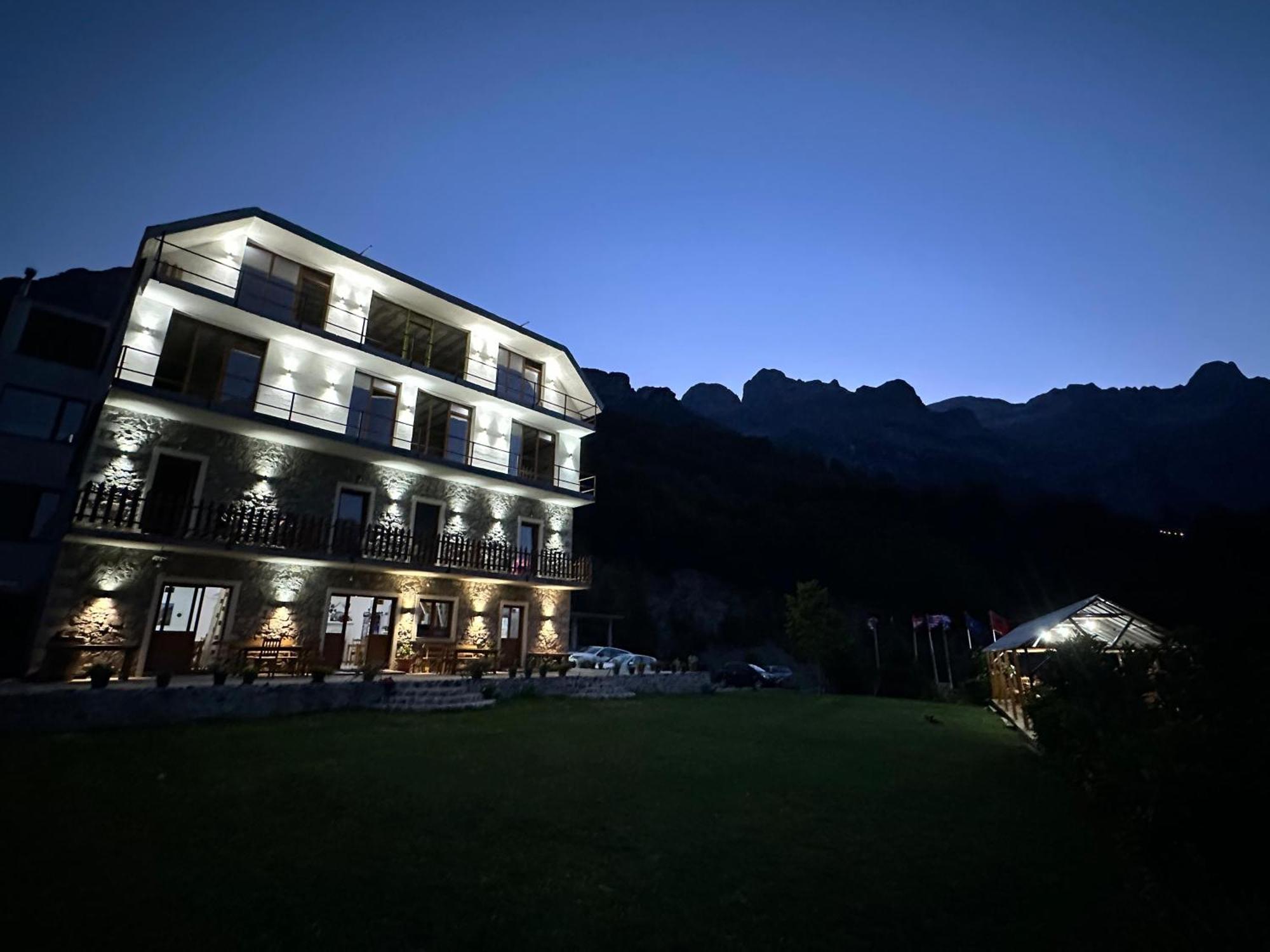 Hotel Vellezrit Guri Theth Dış mekan fotoğraf