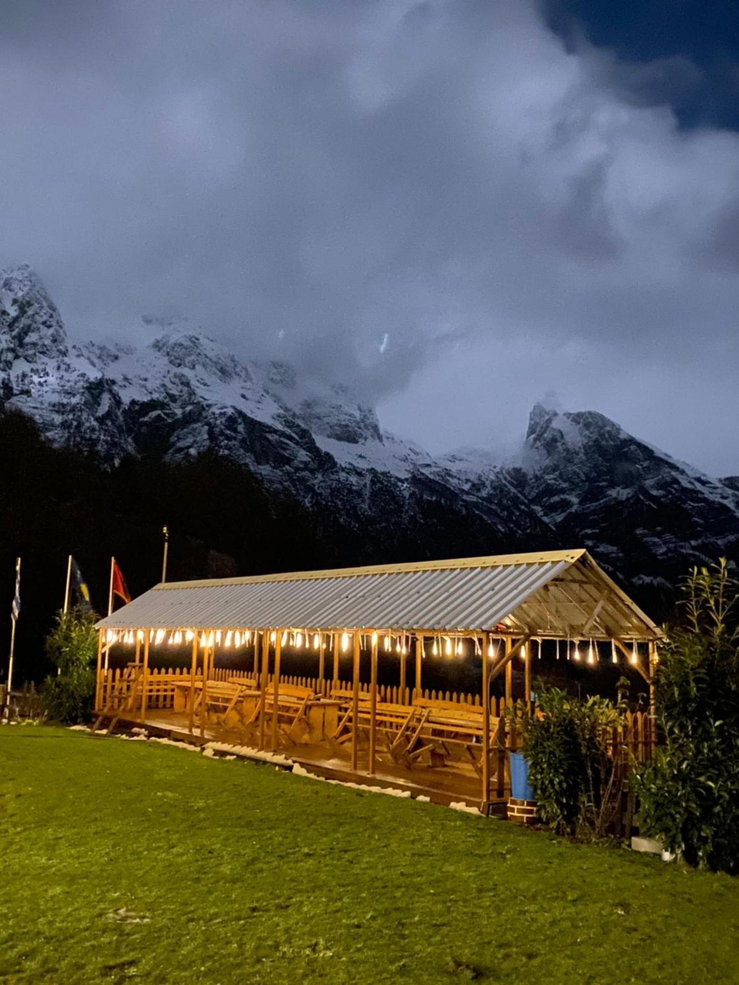 Hotel Vellezrit Guri Theth Dış mekan fotoğraf
